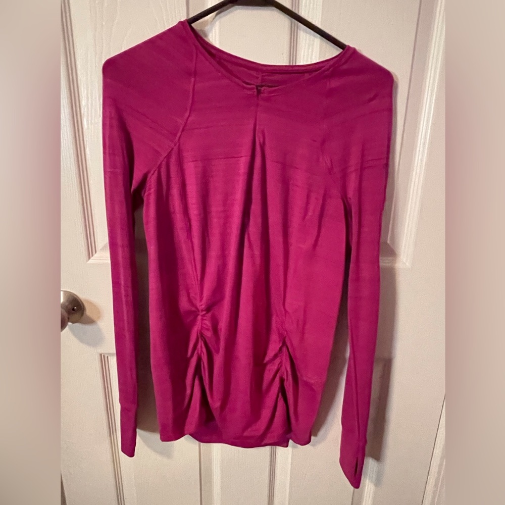 Like new Athleta Long Sleeve athletic top